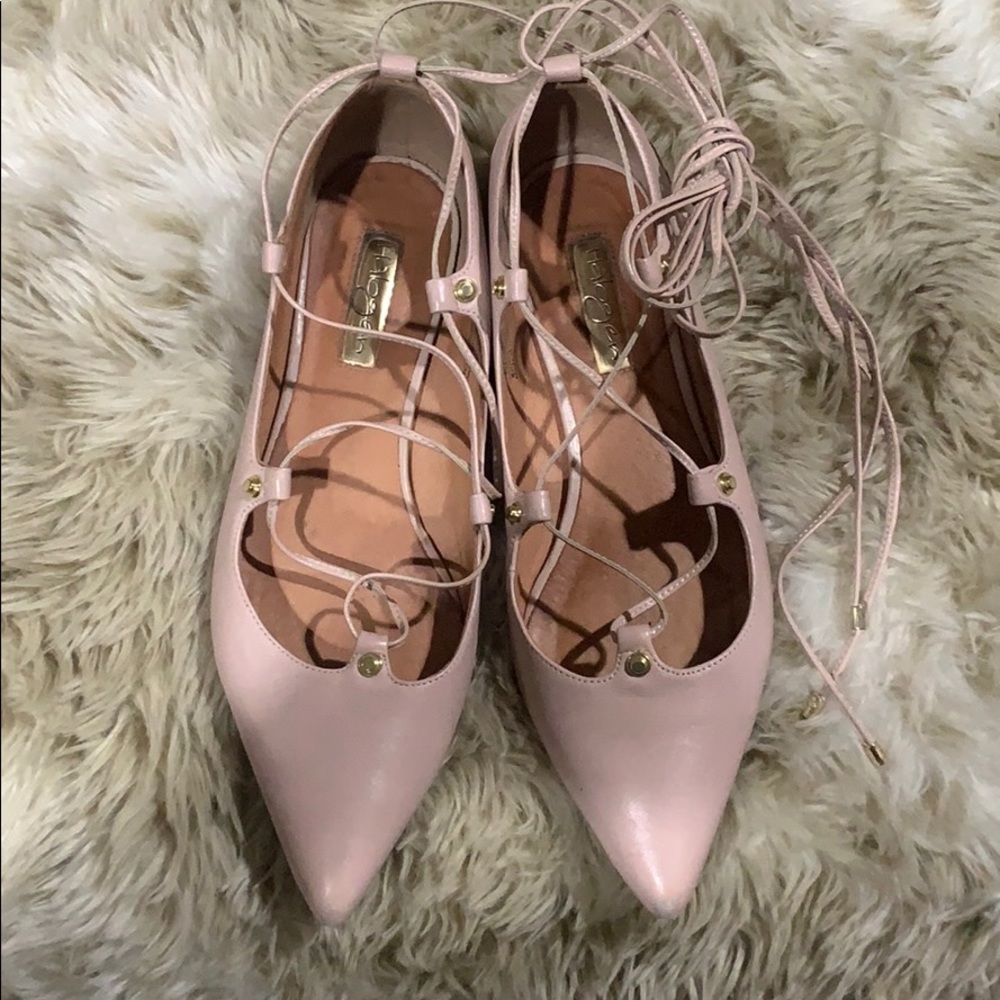 Halogen Tie- Up Flats